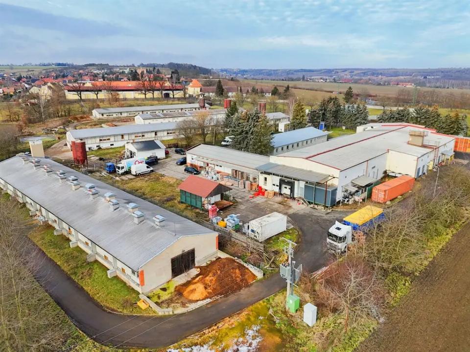 Prodej komerčního prostoru 4000 m²