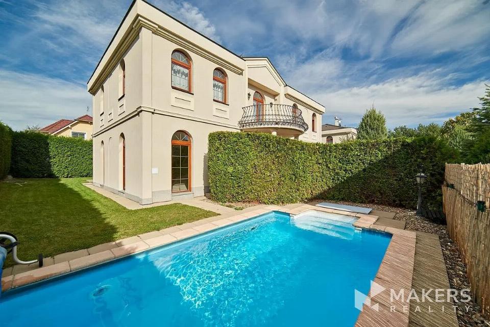 Pronájem domu 255 m²