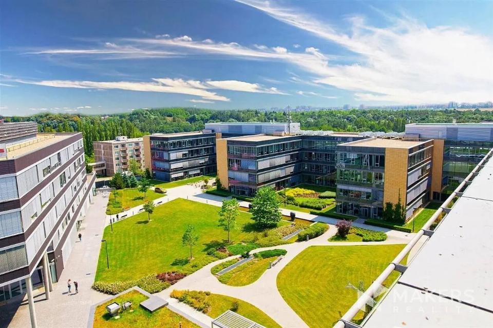 Pronájem komerčního prostoru 2540 m²