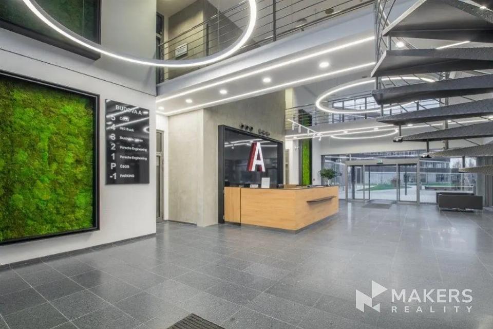 Pronájem komerčního prostoru 500 m²