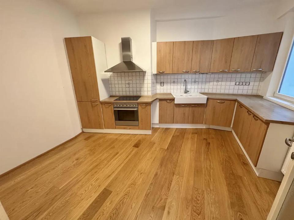 Pronájem bytu 100 m²