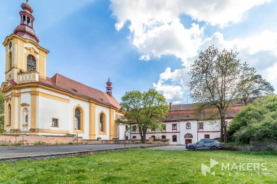 Prodej komerčního prostoru 7700 m²