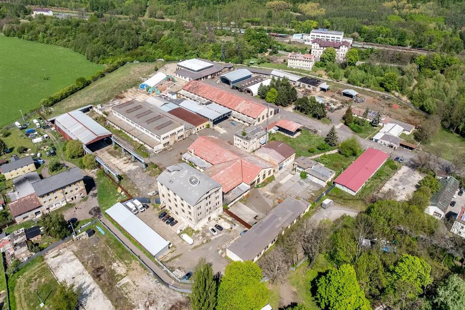 Pronájem komerčního prostoru 1945 m²