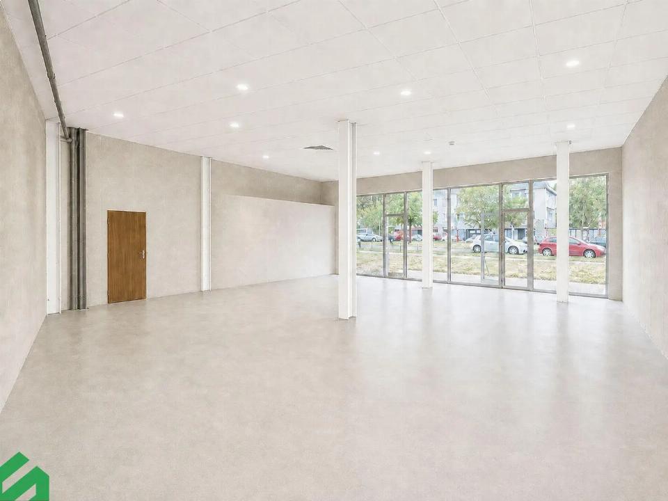 Pronájem komerčního prostoru 154 m²