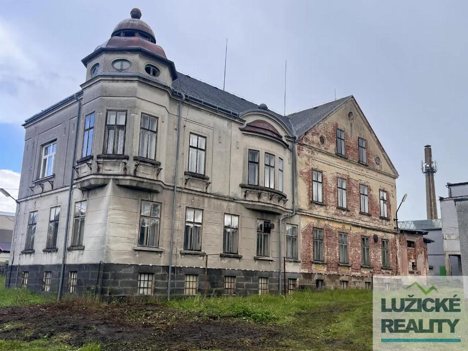 Prodej komerčního prostoru 1000 m²