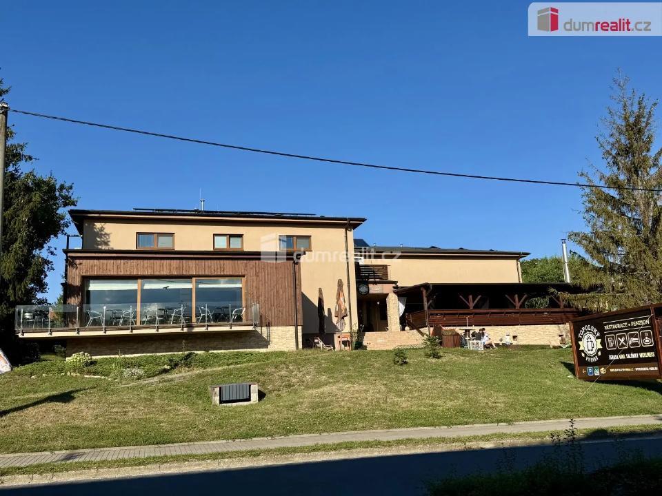 Prodej komerčního prostoru 908 m²