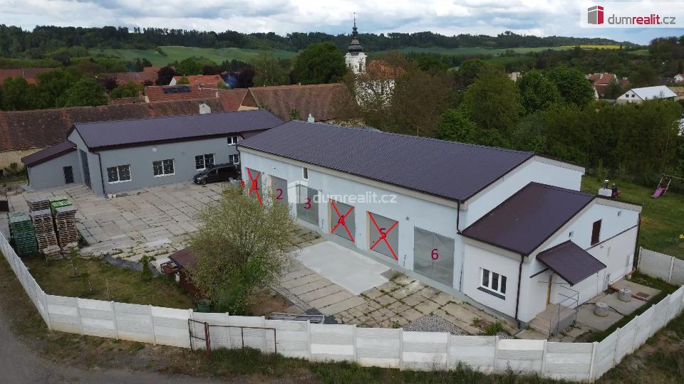 Pronájem komerčního prostoru 753 m²