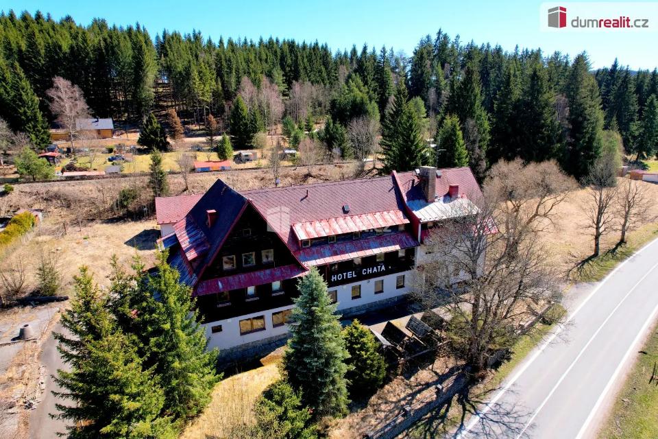 Prodej komerčního prostoru 2236 m²