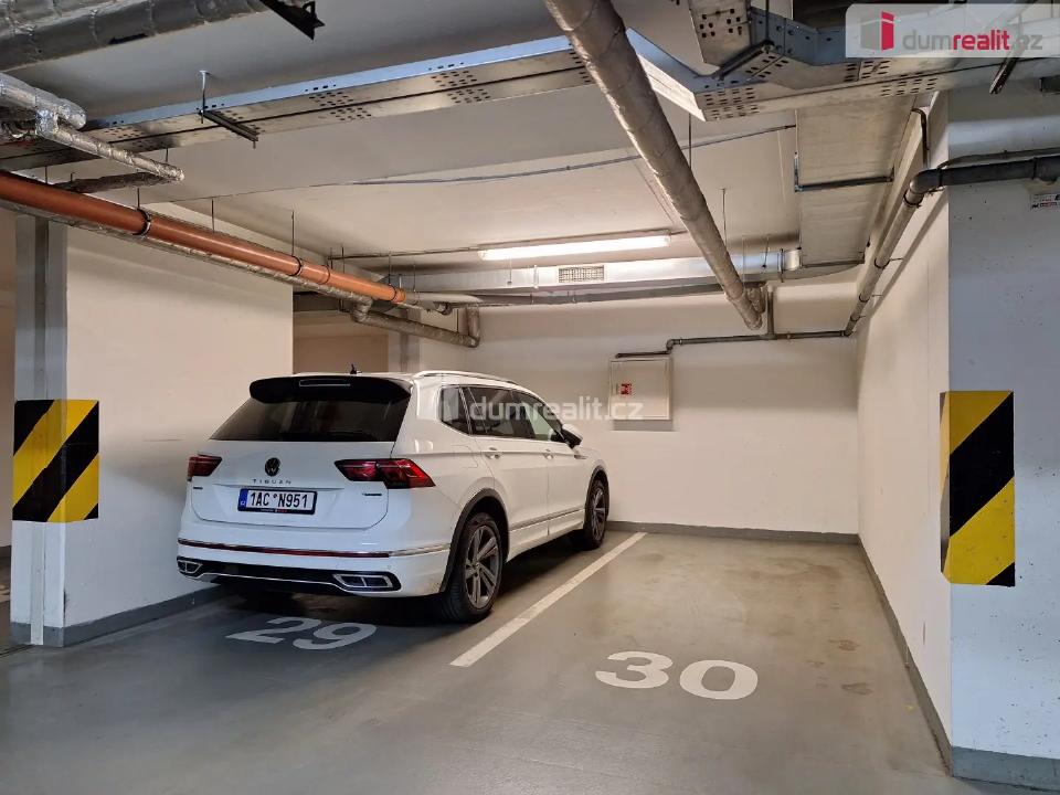Pronájem garáže 12 m²