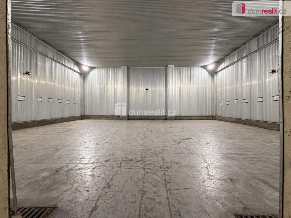 Pronájem komerčního prostoru 250 m²
