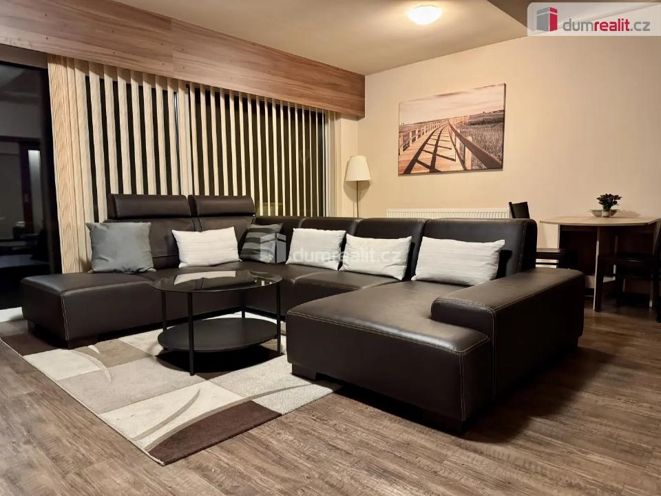 Prodej komerčního prostoru 908 m²