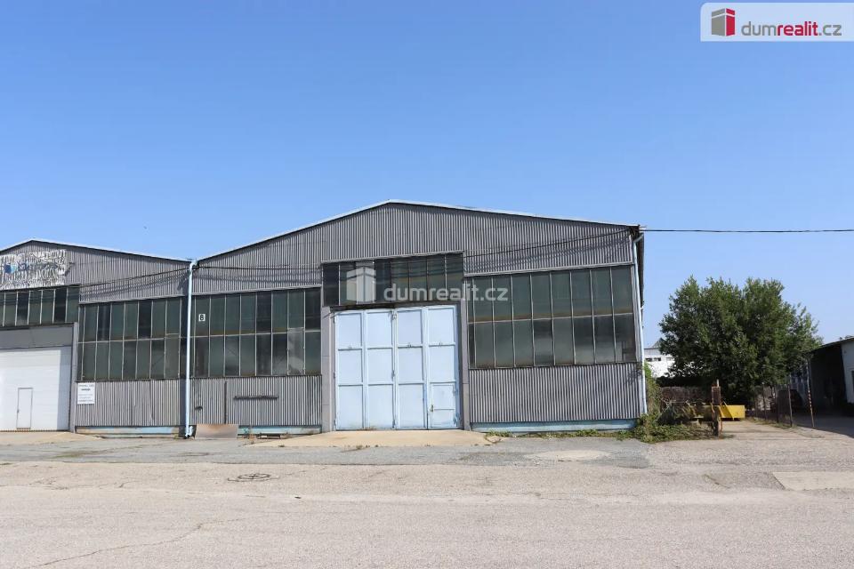 Pronájem komerčního prostoru 1543 m²