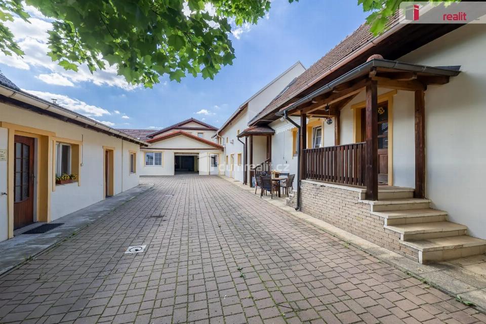 Pronájem komerčního prostoru 4300 m²