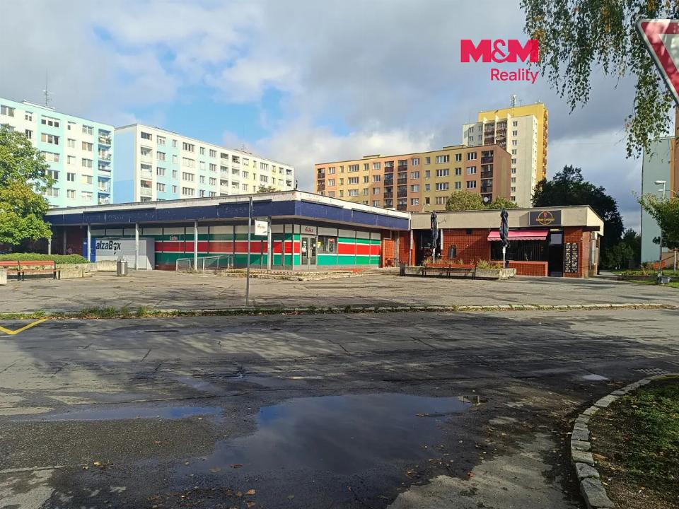 Prodej komerčního prostoru 1220 m²