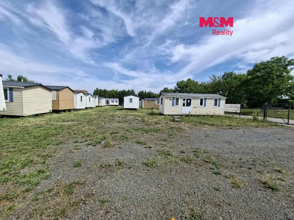Pronájem komerčního prostoru 1610 m²