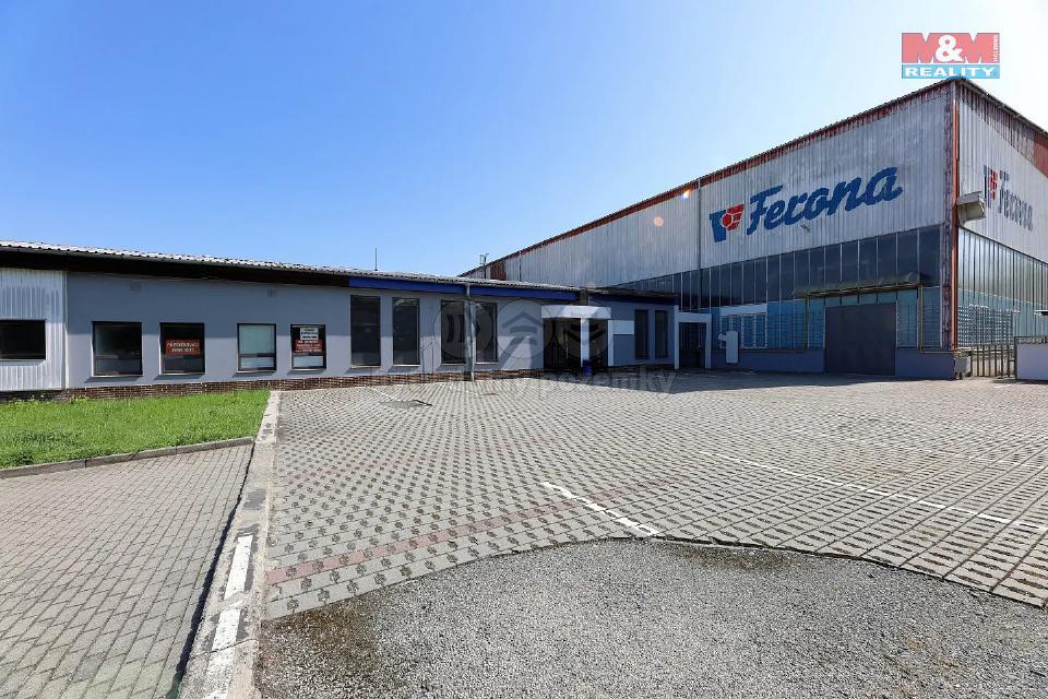Pronájem komerčního prostoru 607 m²