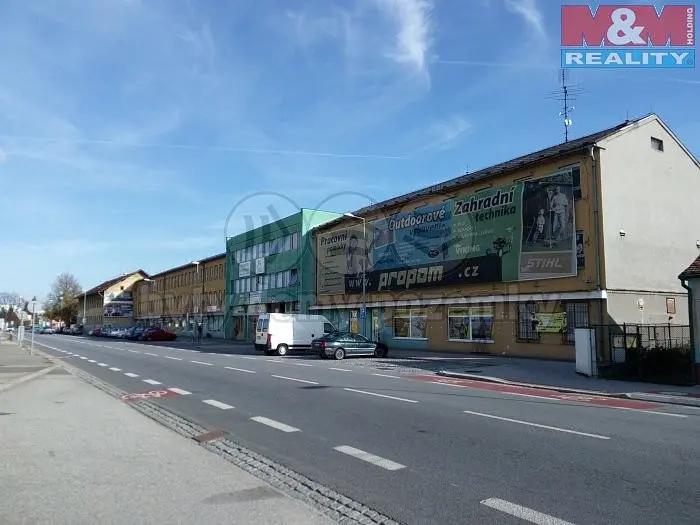 Pronájem komerčního prostoru 450 m²