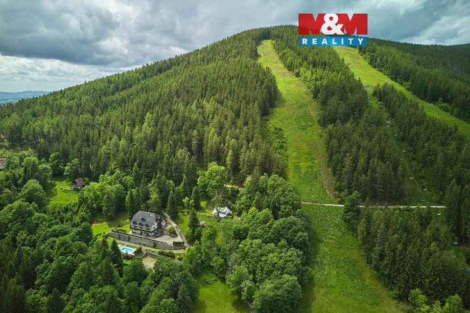 Prodej komerčního prostoru 1000 m²