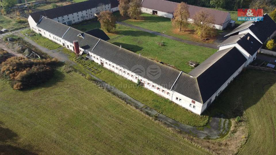 Pronájem komerčního prostoru 800 m²