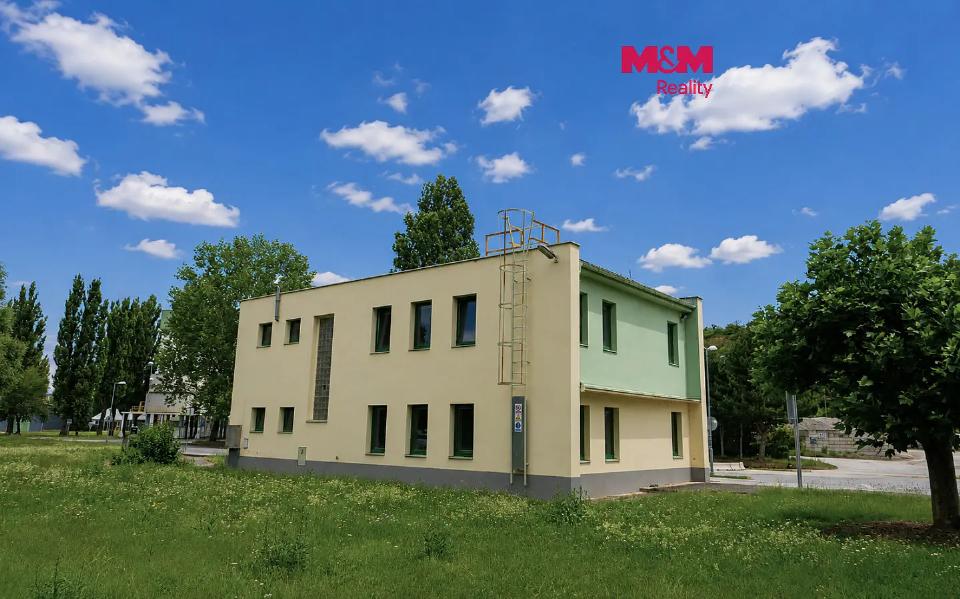 Pronájem komerčního prostoru 200 m²