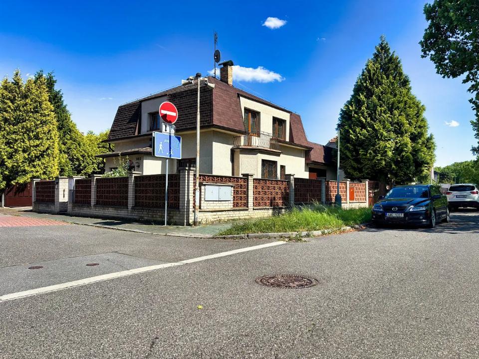 Prodej domu 184 m²