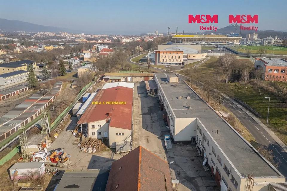 Pronájem komerčního prostoru 1100 m²