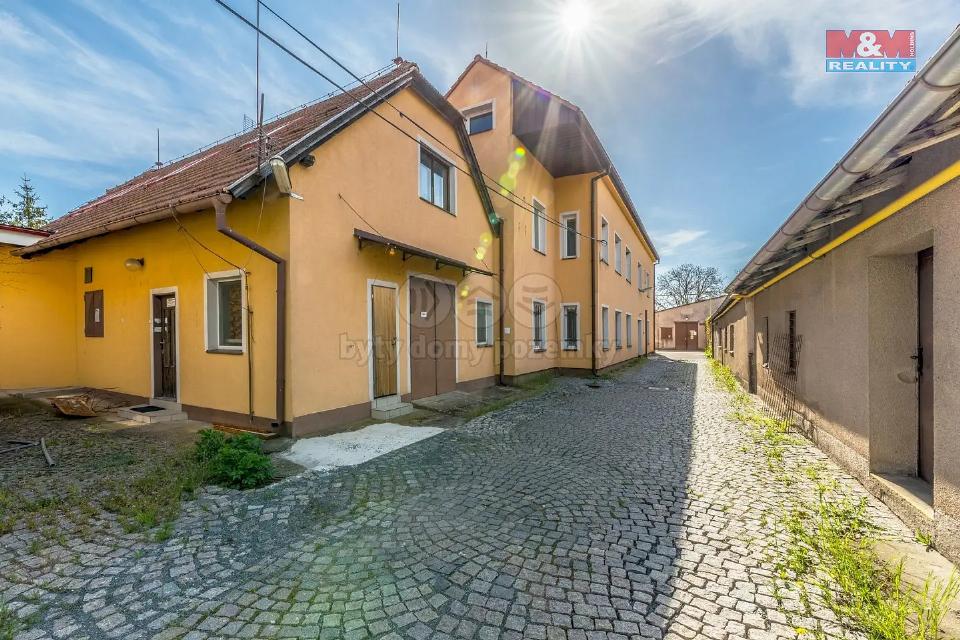 Prodej komerčního prostoru 1350 m²
