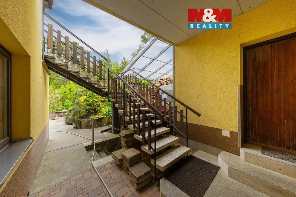 Prodej komerčního prostoru 231 m²