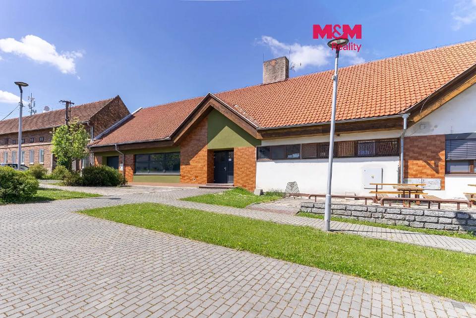 Prodej komerčního prostoru 170 m²