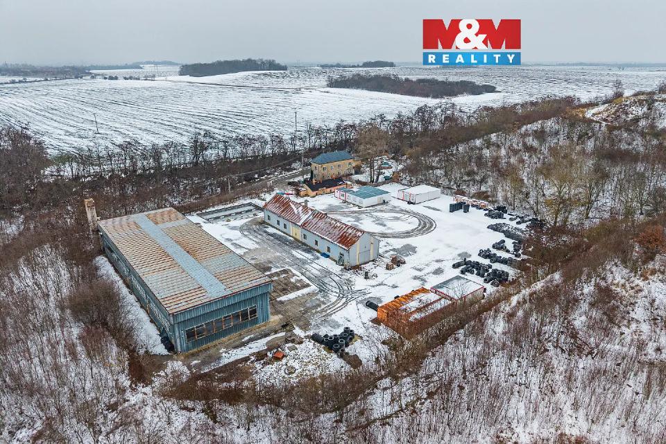 Pronájem komerčního prostoru 1100 m²
