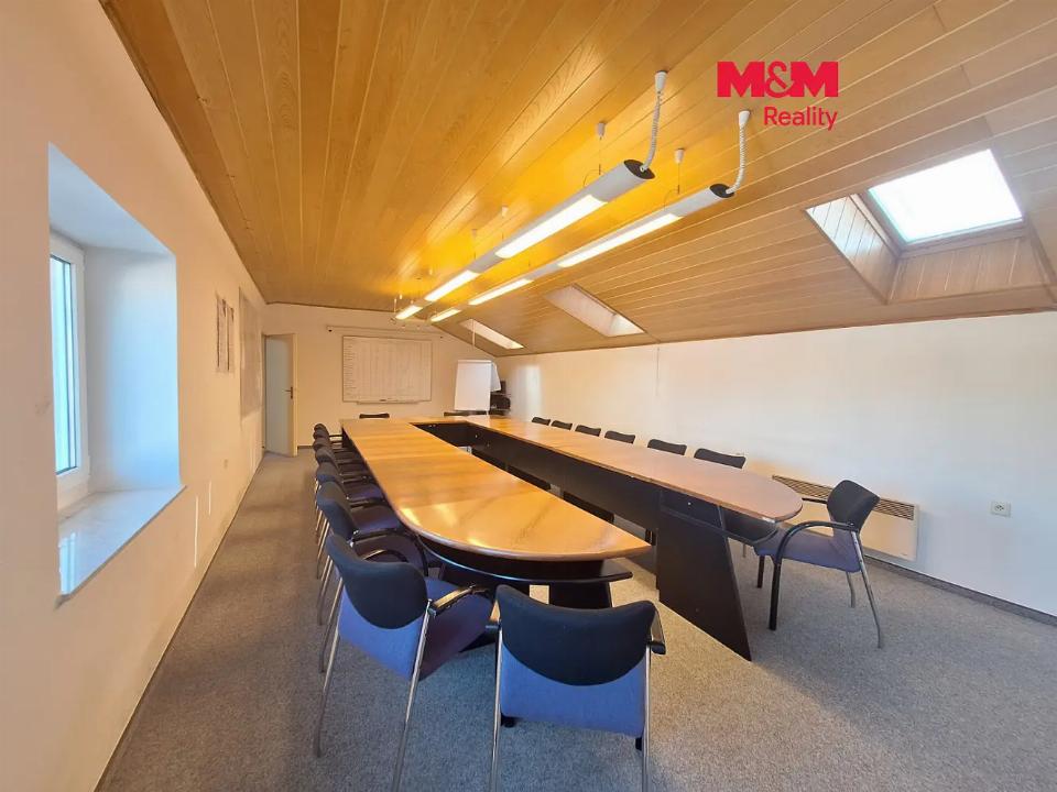 Pronájem komerčního prostoru 97 m²