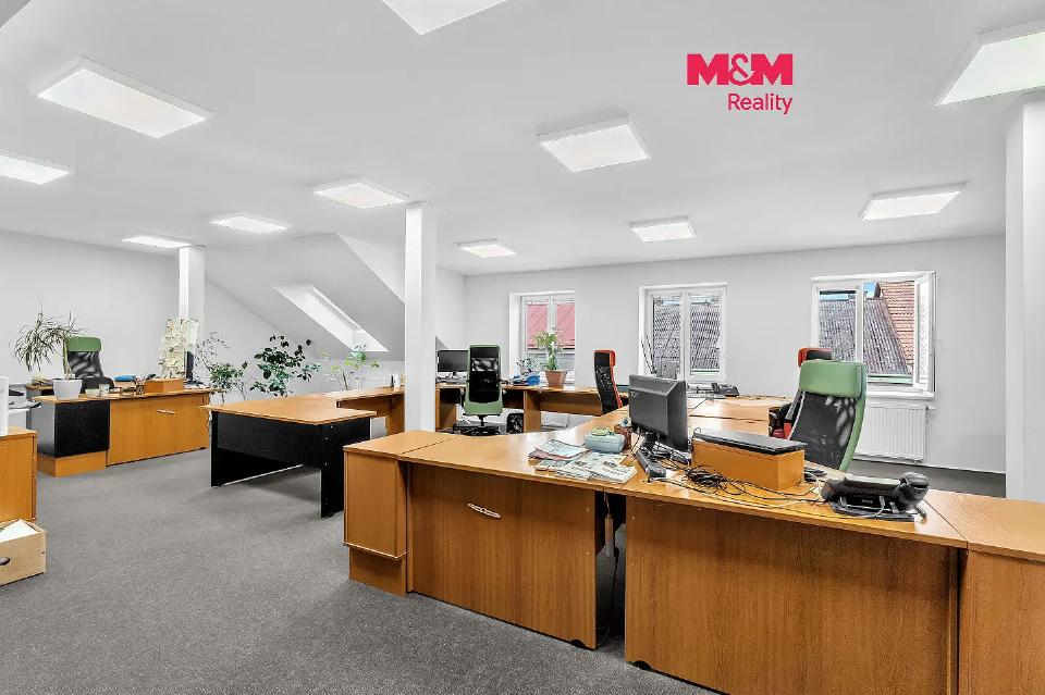 Pronájem komerčního prostoru 174 m²