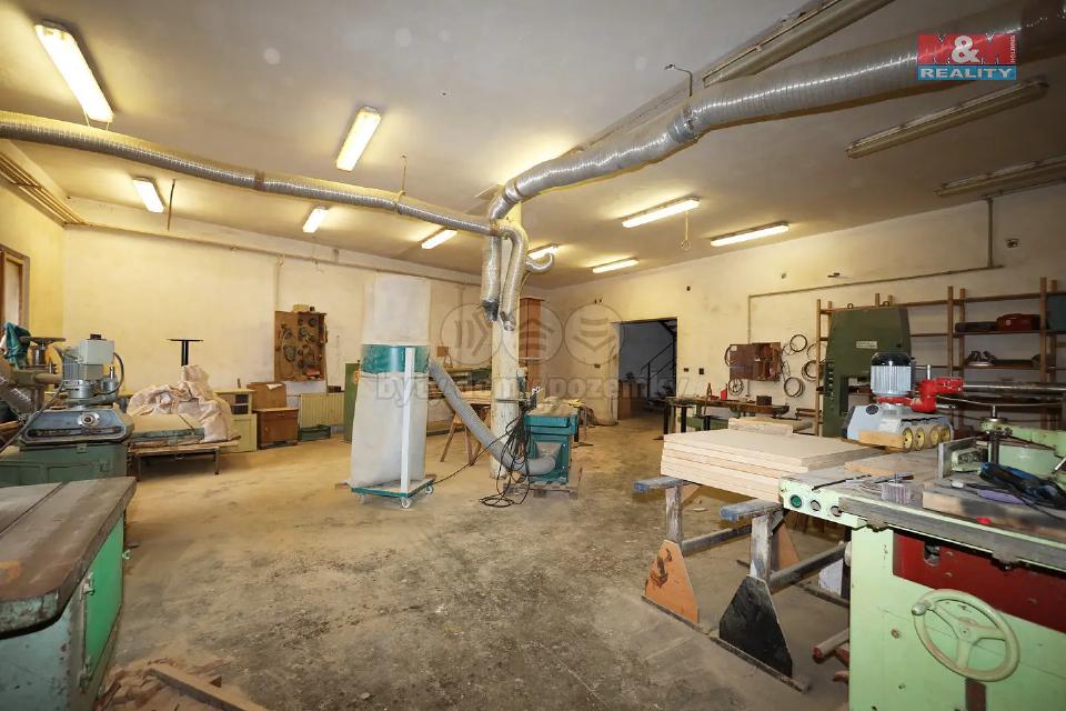 Pronájem komerčního prostoru 1000 m²
