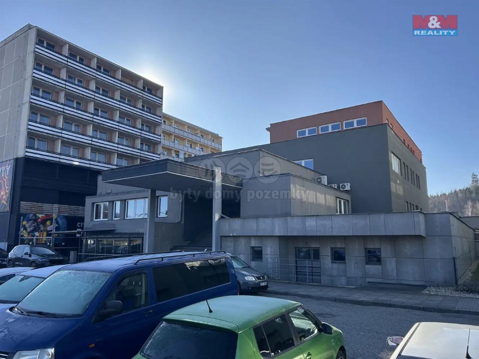Pronájem komerčního prostoru 978 m²