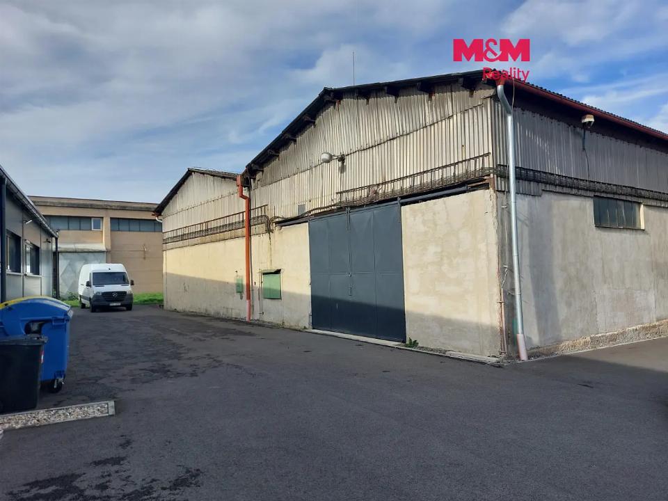 Pronájem komerčního prostoru 972 m²