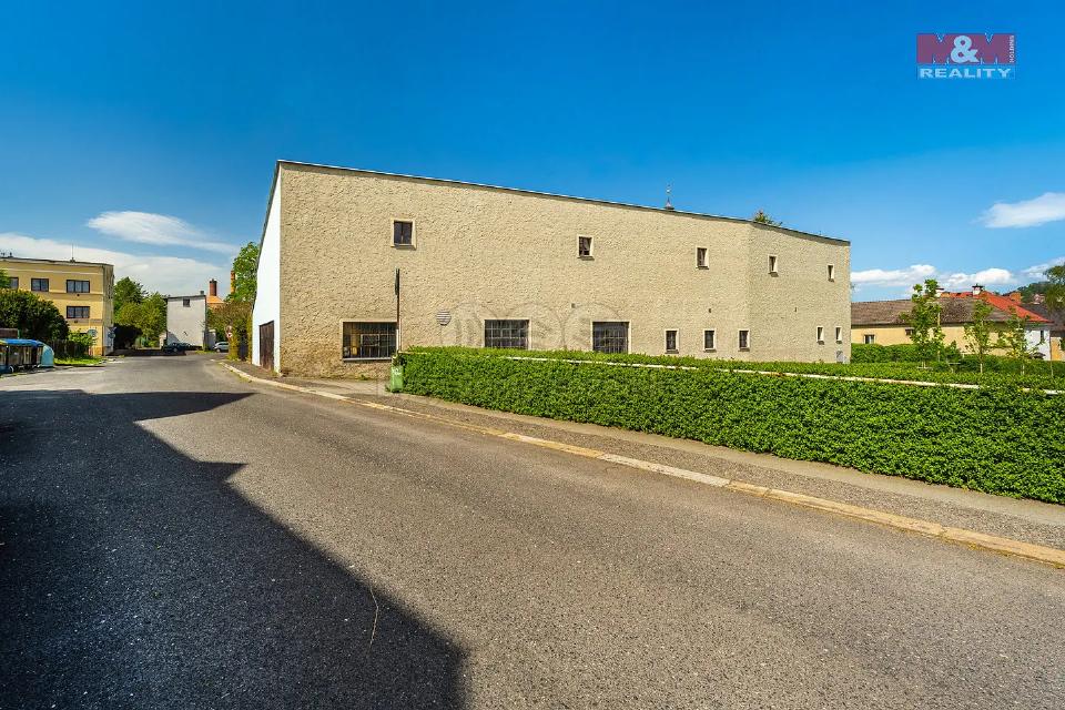 Prodej domu 1225 m²