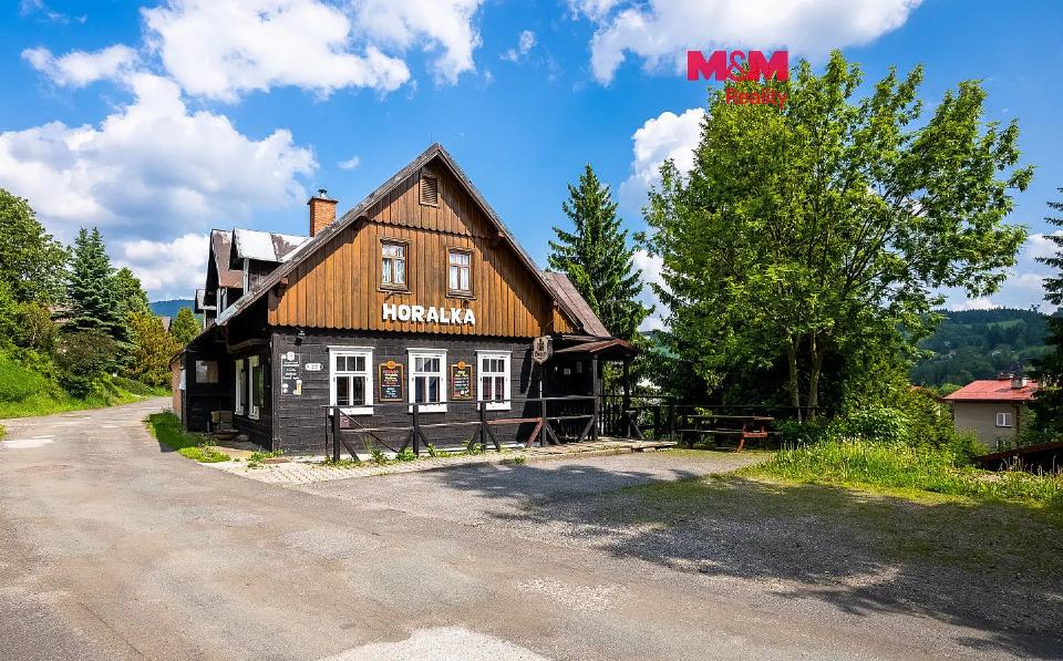 Prodej komerčního prostoru 374 m²