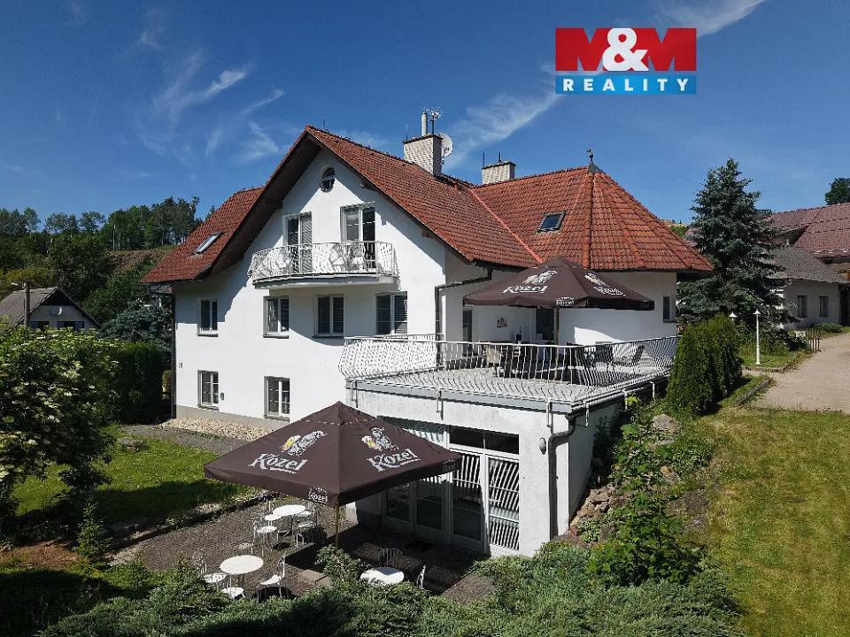 Prodej komerčního prostoru 716 m²