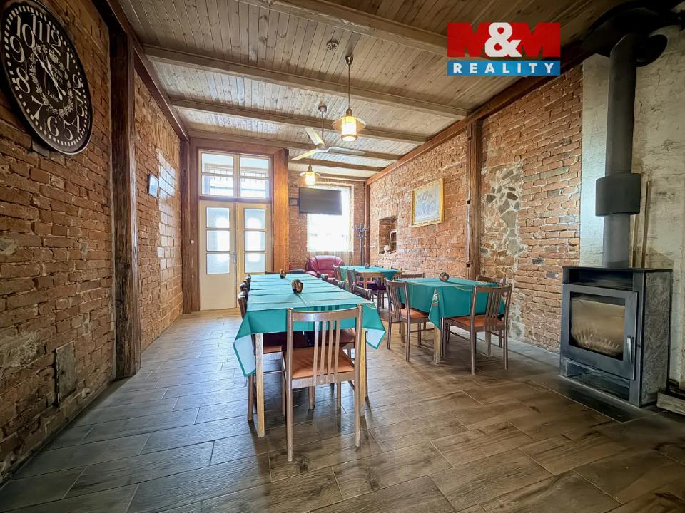 Prodej komerčního prostoru 380 m²