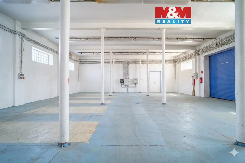 Pronájem komerčního prostoru 1200 m²