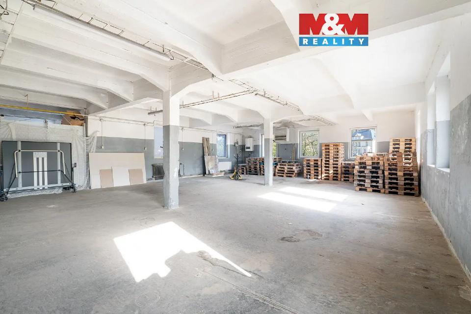 Pronájem komerčního prostoru 300 m²