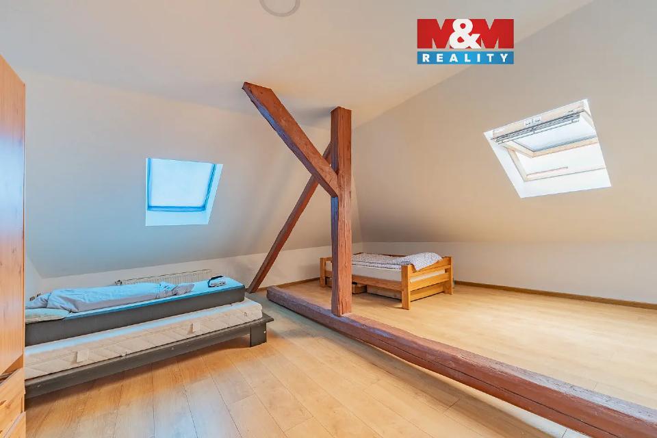 Pronájem bytu 200 m²