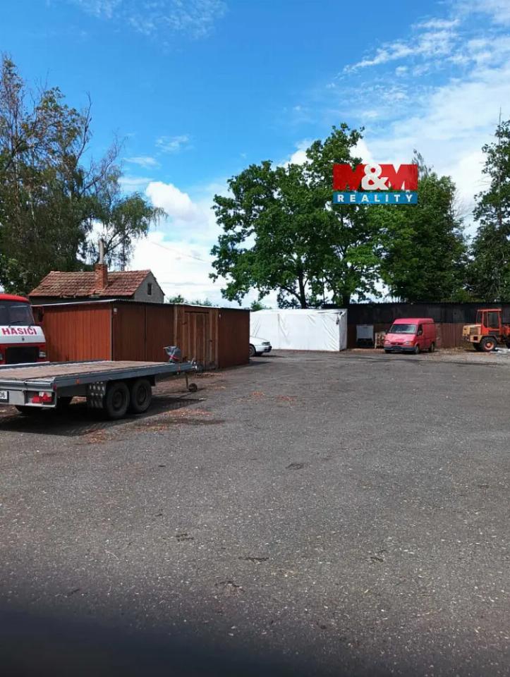 Pronájem komerčního prostoru 1600 m²