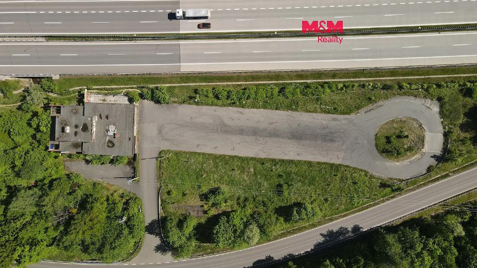 Prodej komerčního prostoru 890 m²