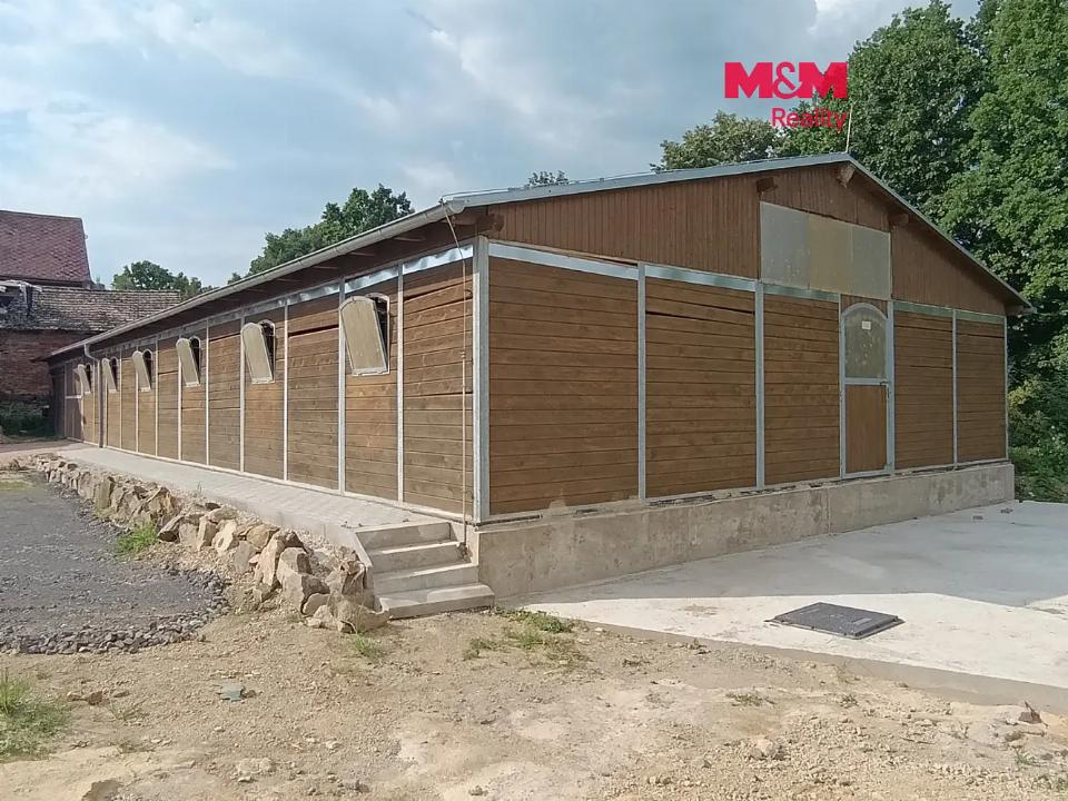 Pronájem komerčního prostoru 352 m²