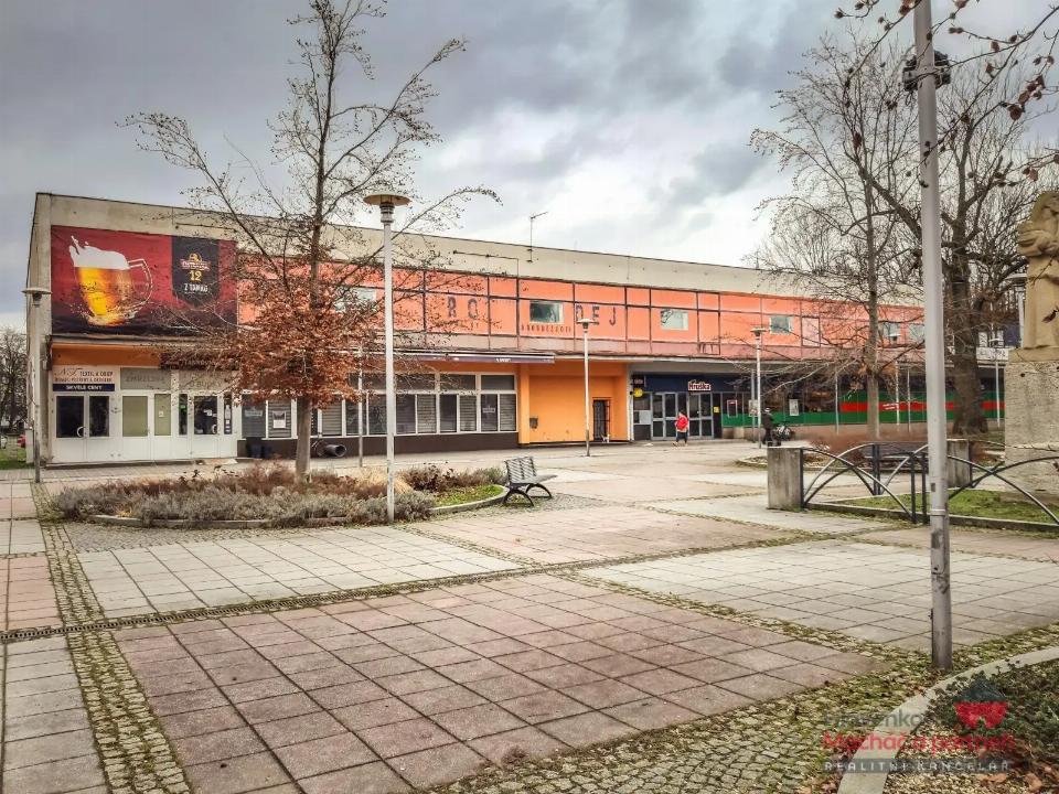 Pronájem komerčního prostoru 1120 m²