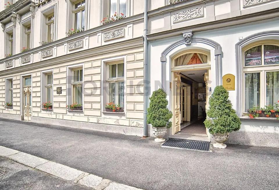 Prodej komerčního prostoru 1425 m²