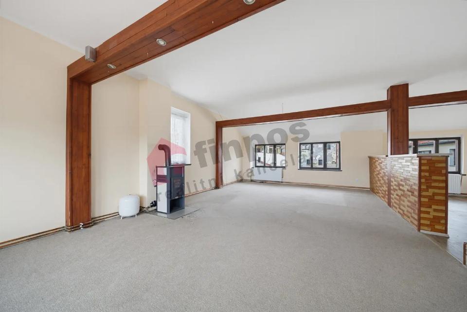 Pronájem bytu 180 m²