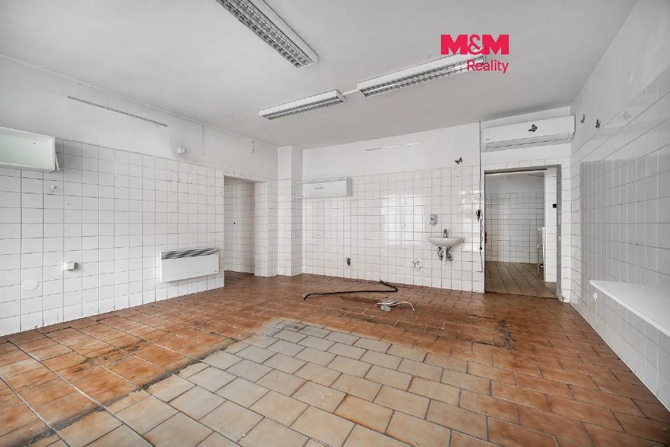Prodej komerčního prostoru 214 m²