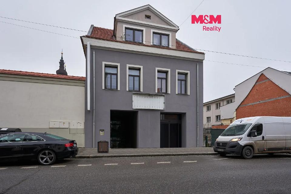 Pronájem komerčního prostoru 205 m²